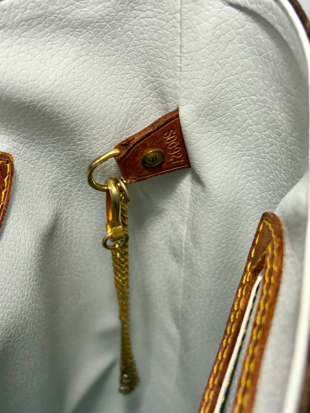 Vintage 90’s Louis Vuitton Bucket Bag Monogram Canvas—NEW INTERIOR - Picture 12 of 14